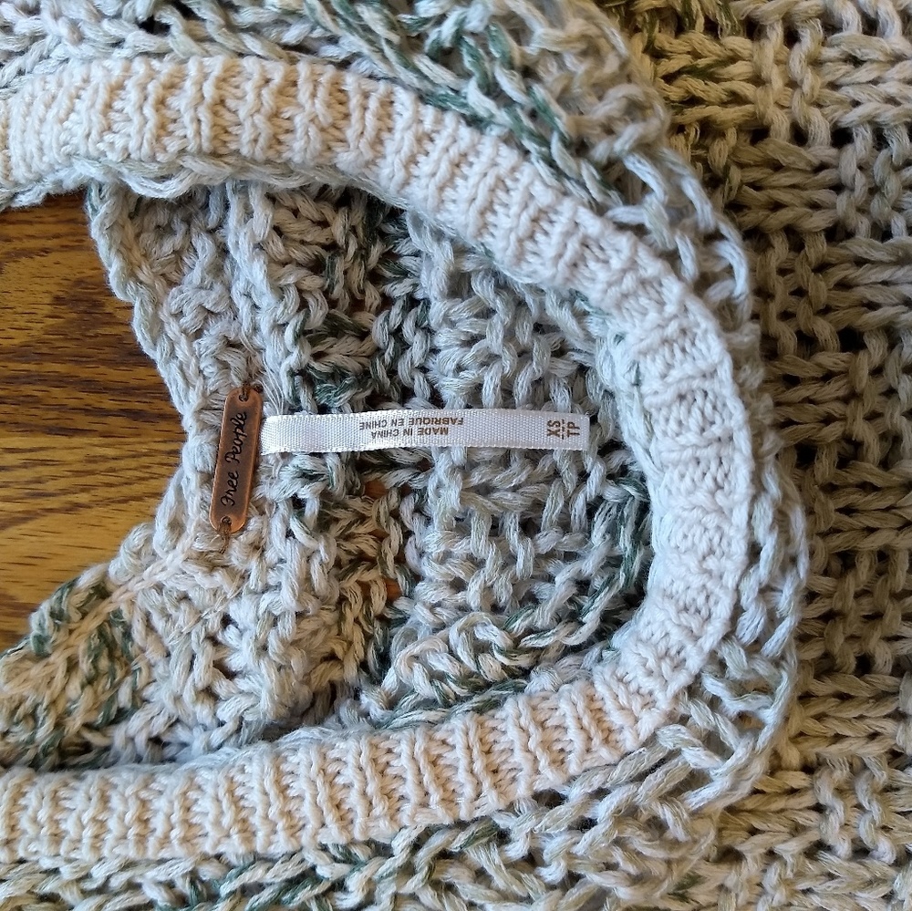 Free People V-Backed Slouch Knit Sweater. - Picture 5 of 8